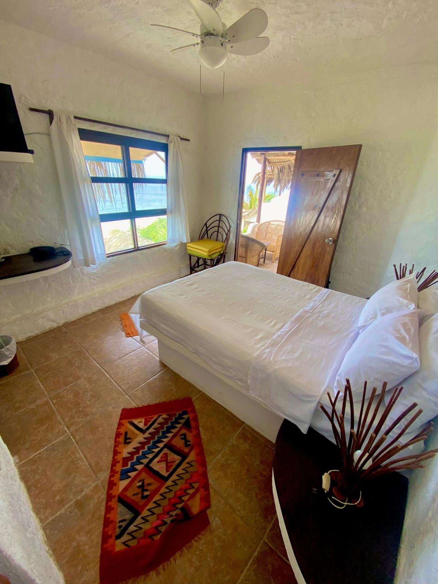 Hotel Smiling Crab Canoas de Punta Sal Kültér fotó